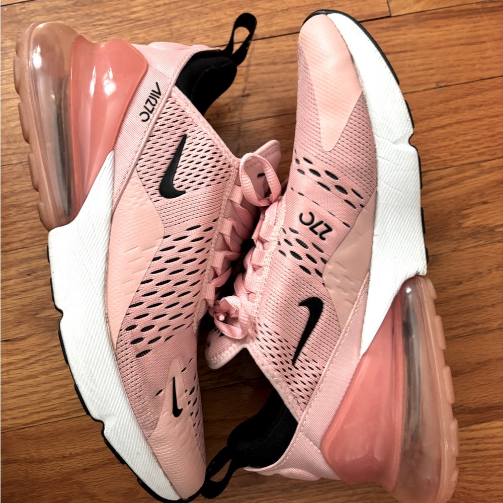 Women's Nike Air Max 270 Sneakers